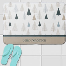 Primitieve dennen op wit