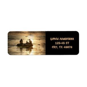 Primitieve kanovisserij op de boot in het land etiket