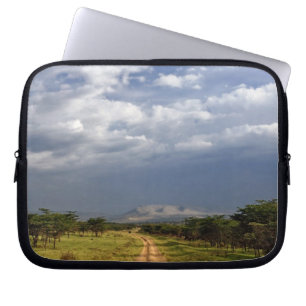 Primitieve onverharde weg in het noorden laptop sleeve