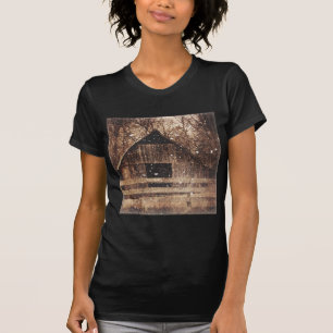 Primitieve wintersneeuwlandlandelijke oude Barn T-shirt