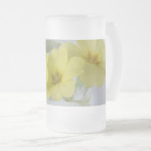 primrose dans une tasse de café (Devant droit)