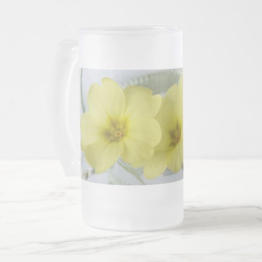 primrose dans une tasse de café (Devant gauche)