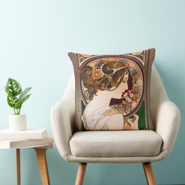 Primrose door Alphonse Mucha Kussen (Stoel)