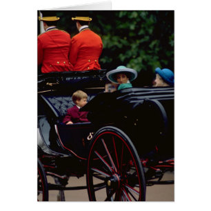 Prince William en Princess Diana over The Mall