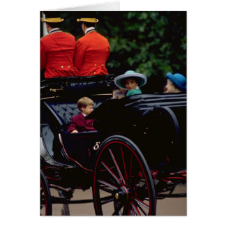 Prince William en Princess Diana over The Mall