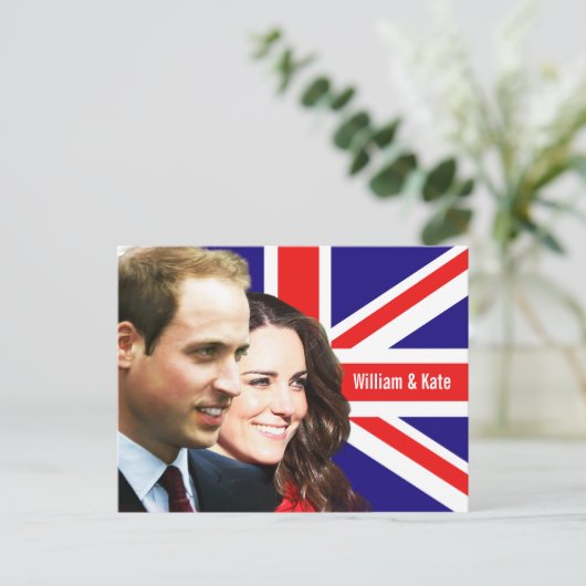 Prince William et carte postale de Kate (Debout devant)