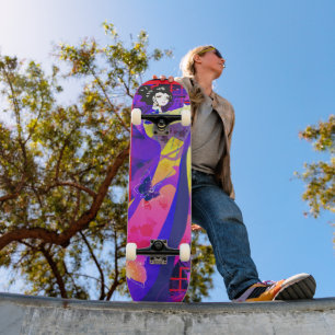 Princess speelt met vlinder. skateboard