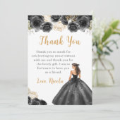 Princesse dans une robe noire Merci Sweet sixteen (Debout devant)