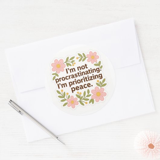 Prioritizing Peace – Floral Quote Sticker (Enveloppe)
