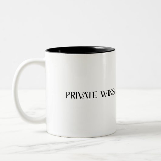 Private Wins Minimalist Coffee Mug Tweekleurige Koffiemok (Links)