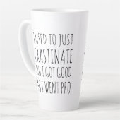 Pro Crastination Funny Humoureuze latte Mok (Linkerhoek)