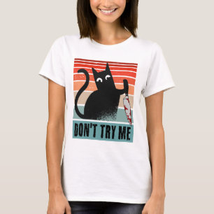 Probeer me niet, Moody Cat met mes Invitation T-shirt