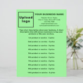 Produits d'affaires et prix sur le menu vert clair (Debout devant)