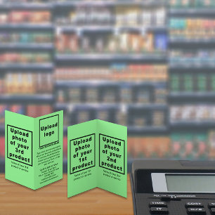 Produits d'affaires sur petite carte verte pliée