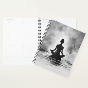 Professeur de méditation de yoga Pose du lotus Pei