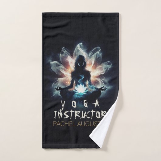 Professeur de yoga en posture de méditation Brouil (Serviette à main)