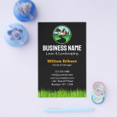 Professional Landscaping Grass Mowing Service Flyer (Enkel)