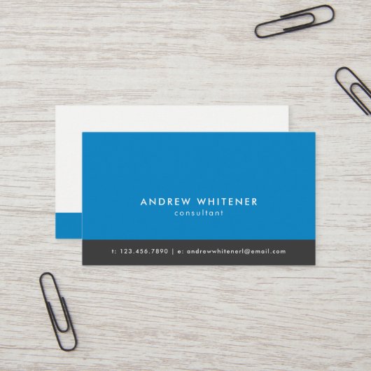 Professioneel blauw minimalistisch visitekaartje (Voorkant / Achterkant in situ)