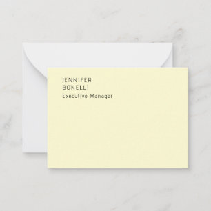 Professioneel minimalistisch modern trendy crèmekl notitiekaartje