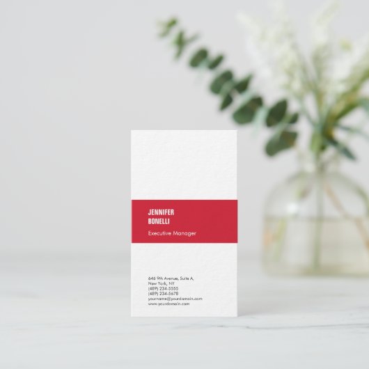 Professioneel, modern, dik rood wit visitekaartje (Staand voorkant)