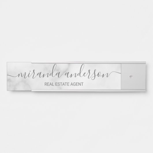 Professioneel modern script — witte marmer deurbordje (Voorkant)