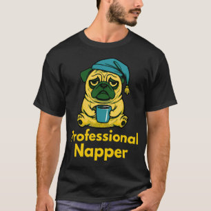 Professioneel slapende Pug-hond T-shirt