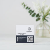 Professioneel voeg je Logo QR-code toe Aangepast a Vierkante Visitekaartje (Staand voorkant)