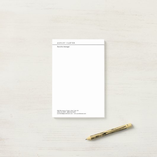 Professionele elegante witte vlakke minimalistisch post-it® notes (Op bureau)