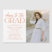 Proficiat aan het Afstudeerder Oranje Foto Graduat Magnetische Uitnodiging (Voorkant)