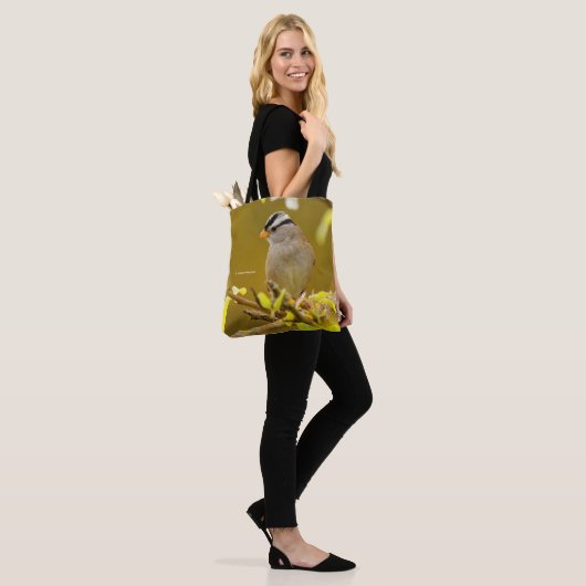 Profiel van een Pensive White-Crowned Sparrow Tote Bag (Op model)