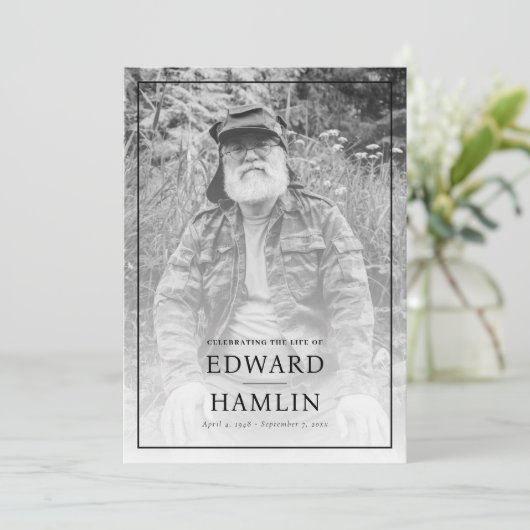 Programme commémoratif de célébration de la vie (Debout devant)