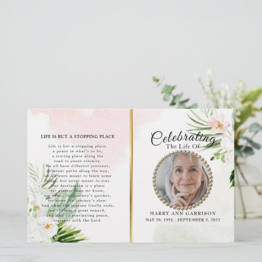 Programme de célébration de la vie dans un budget  (Debout devant)