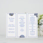 Programme de cérémonie de mariage bleu plié en tro (Debout devant)