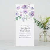 Programme de mariage avec les fleurs violettes et (Debout devant)