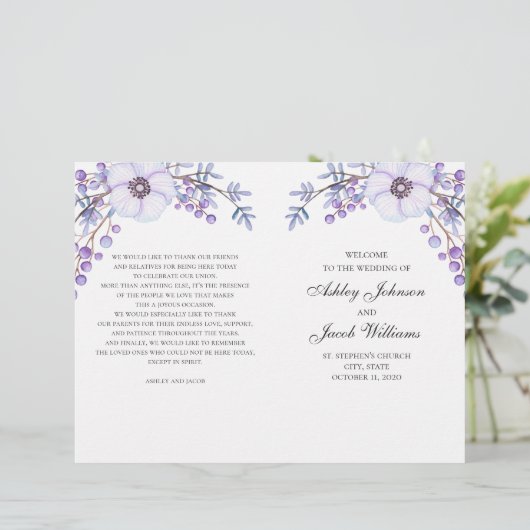 Programme de mariage floral plié. Fleurs violettes (Debout devant)