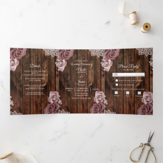 Programme de mariage trifolié en bois rustique ros (Intérieur)