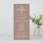 Programme de mariage typographique Mousse au moka (Debout devant)