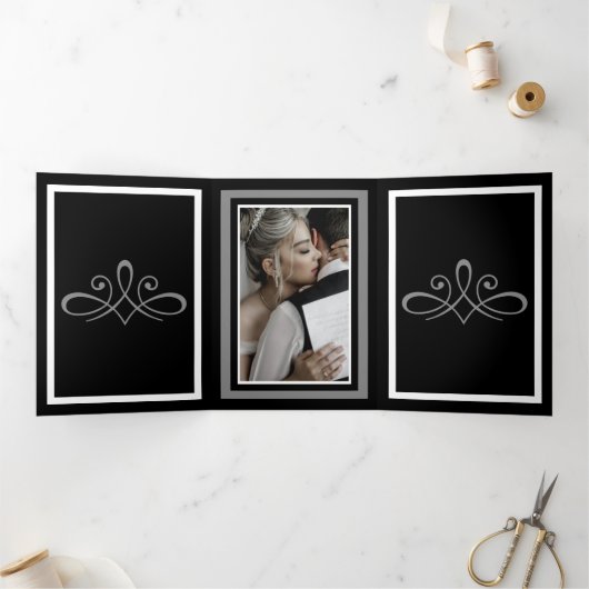 Programme de pliage à trois lettres noir et blanc (Intérieur)