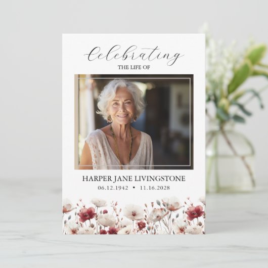 Programme funéraire rose et blanc de Poppy (Debout devant)