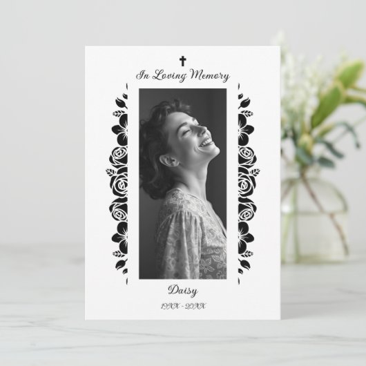 Programme Minimalist Exquisite Floral Black & White Floral (Debout devant)