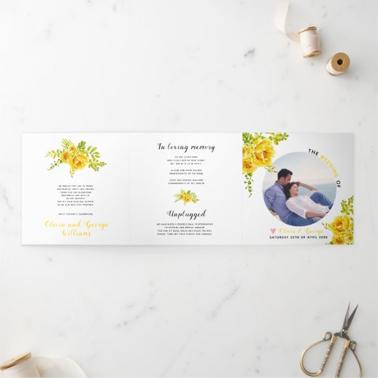 Programme Trois Volets Fleurs d'aquarelle jaune feuilles verts, photo (Extérieur)