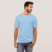 Programmer verandert cafeïne en pizza in software t-shirt (Voorkant volledig)
