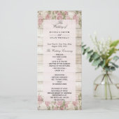 Programmes de mariage en bois avec des roses rusti (Debout devant)