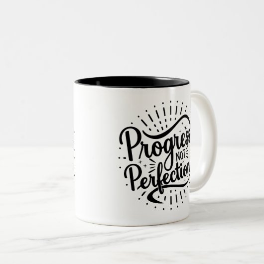 Progrès pas la perfection café à deux tons Mug (Devant droit)
