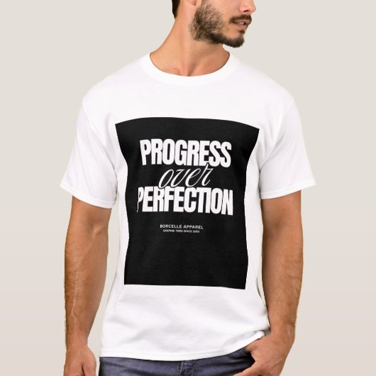 PROGRÈS SUR PROTECTION. T-SHIRT IMPRIMÉ TEXTE (Devant)