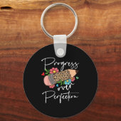 Progress Over Perfection Leopard Pencil Motivation Sleutelhanger (Voorkant)