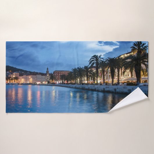 Promenade de Split en Croatie (Serviette de bain)