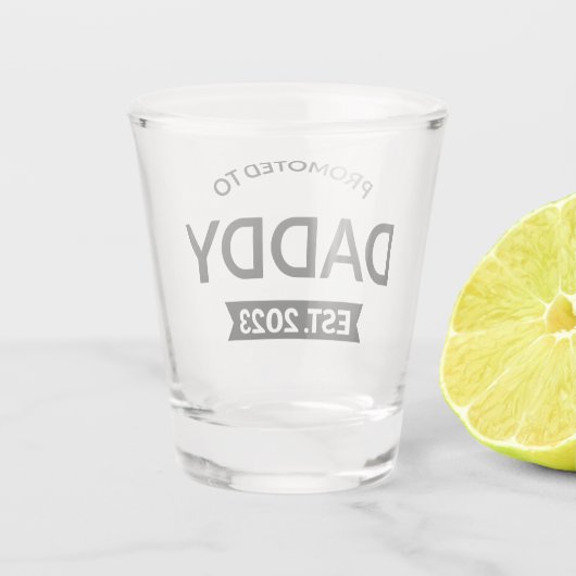 Promoted To Daddy Est. 2023 II Shot Glas (Achterkant)