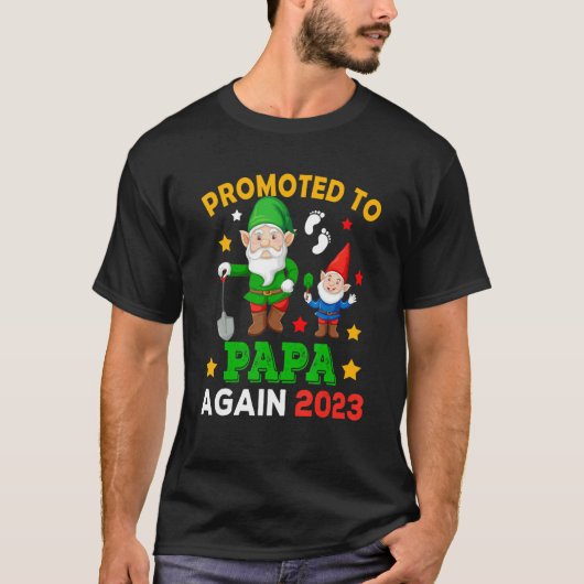 Promoted To Papa Again 2023 Two Funny Gnomes Pregn T-shirt (Voorkant)