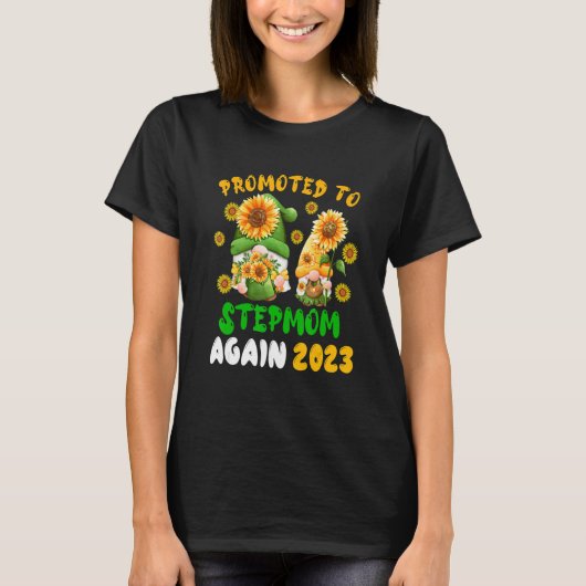 Promoted To Stepmom Again 2023 Two Floral Gnomes P T-shirt (Voorkant)